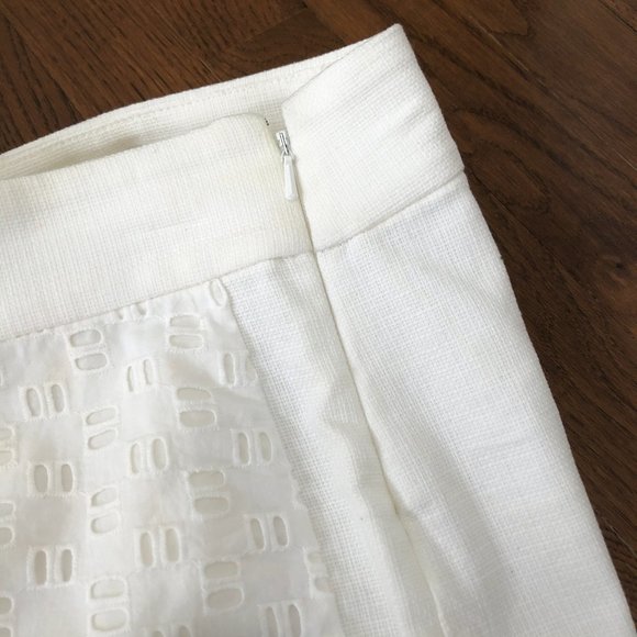 Linen Textured Shorts - Picture 5 of 6